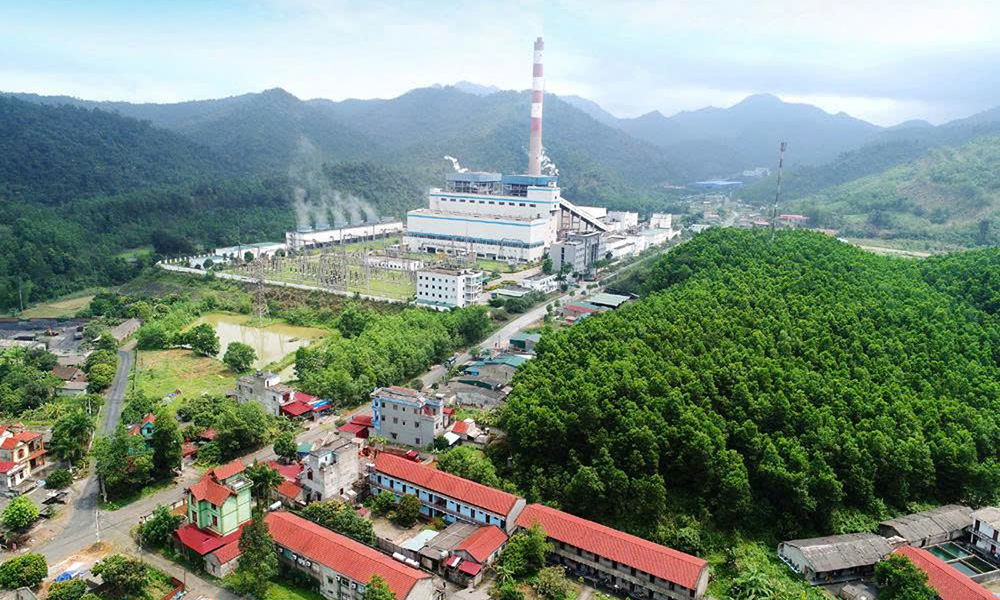 Toàn cảnh Nhà máy nhiệt điện Sơn Động, xã Tây Yên Tử.