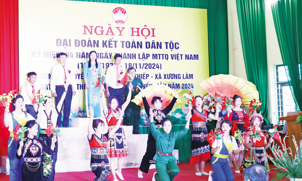 Nhà văn hóa thôn Tân Thiếp (xã Lạng Giang) đáp ứng nhu cầu sinh hoạt cộng đồng.