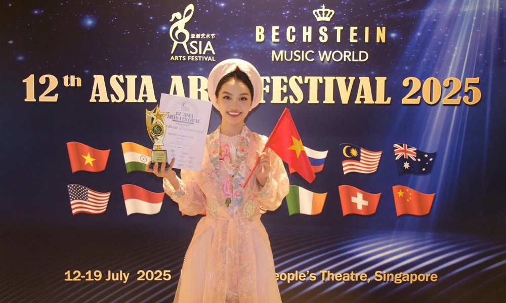 Ca sĩ Minh Ngọc xuất sắc giành cúp Vàng tại Liên hoan Nghệ thuật châu Á 2025. (Ảnh NVCC)