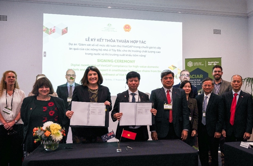 Quang cảnh lễ ký kết hợp tác.