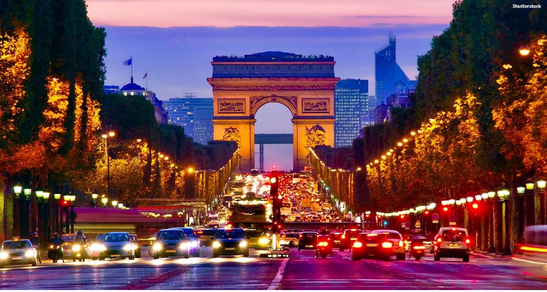 Đại lộ Champs-Élysées, Paris, về đêm