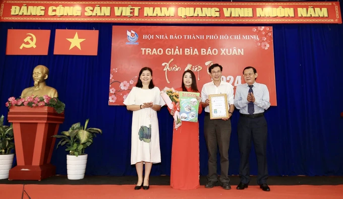 Báo Sài Gòn Giải Phóng đoạt giải Nhất - Giải Bìa báo xuân TPHCM 2024. Ảnh: Dũng Phương