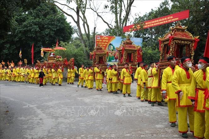 Lễ rước nước chùa Côn Sơn. Ảnh: Mạnh Minh