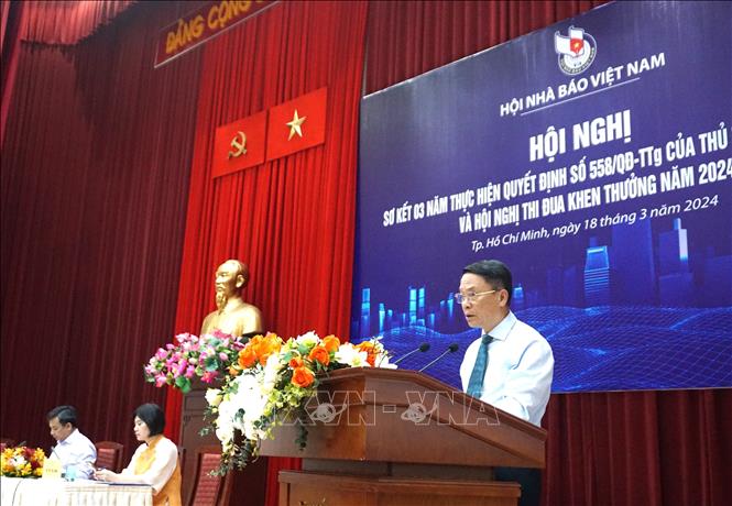 Ông Nguyễn Đức Lợi, Phó Chủ tịch Thường trực Hội Nhà báo Việt Nam phát biểu tại hội nghị.