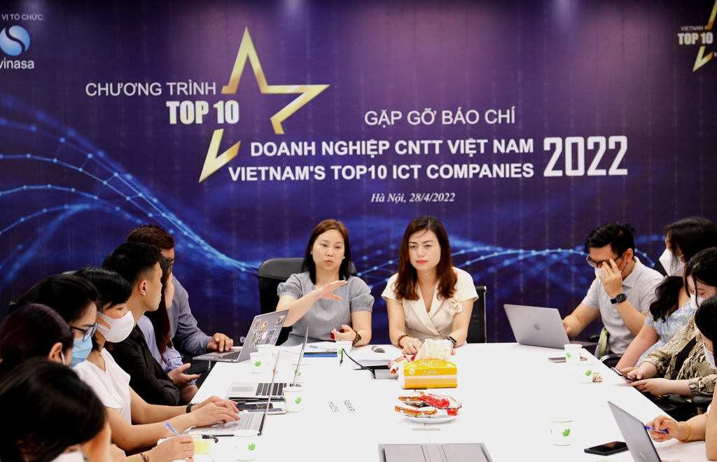 Gặp gỡ báo chí giới thiệu về Chương trình “Top 10 Doanh nghiệp CNTT Việt Nam 2022”