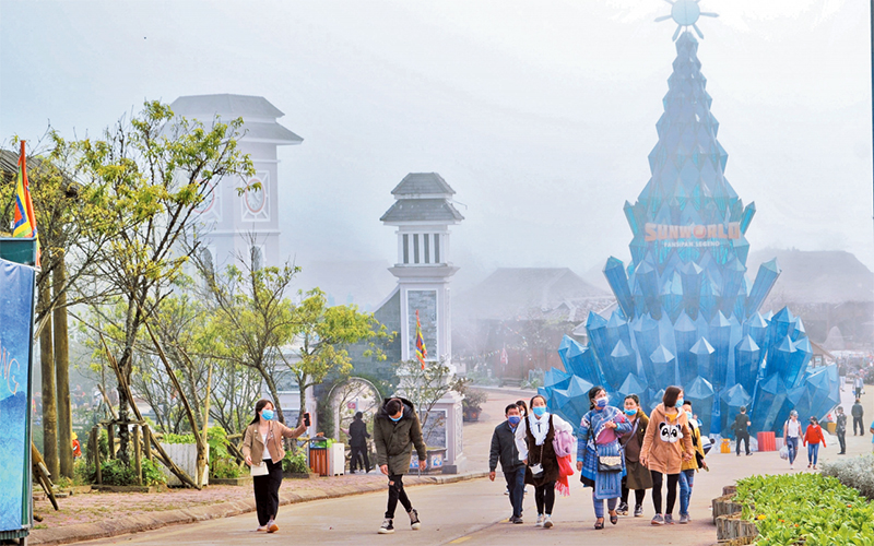 Ứng dụng công nghệ chuyển đổi số đã giúp du khách đến Sa Pa dễ dàng chọn tour, đặt phòng và sử dụng các dịch vụ du lịch.