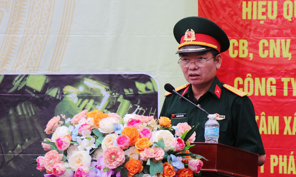 Đại tá Nguyễn Văn Bắc, Phó Tổng Giám đốc Tổng Công ty Đông Bắc phát biểu tại buổi phát động.