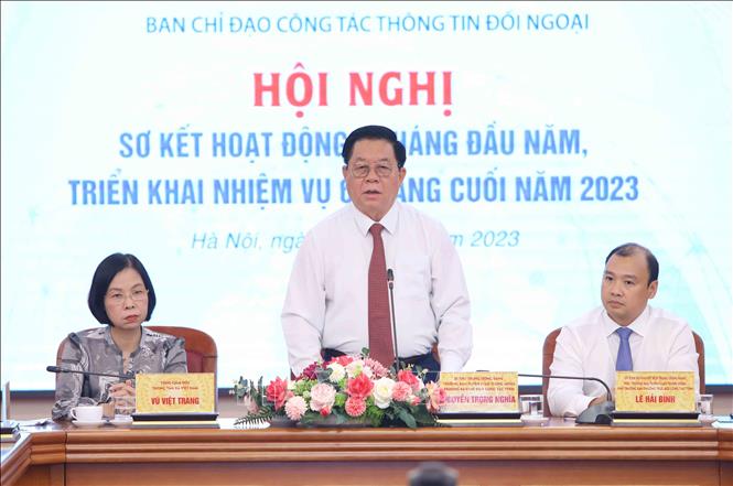 Đồng chí Nguyễn Trọng Nghĩa, Bí thư Trung ương Đảng, Trưởng Ban Tuyên giáo Trung ương, Trưởng Ban Chỉ đạo Công tác thông tin đối ngoại phát biểu chỉ đạo. Ảnh: TTXVN