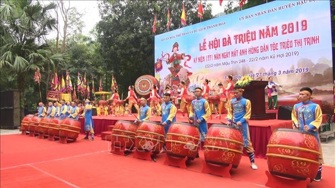 Màn đánh trống khai hội tại Lễ hội Bà Triệu năm 2019. Ảnh tư liệu: Khiếu Tư/TTXVN