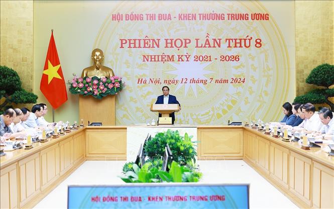 Thủ tướng Phạm Minh Chính, Chủ tịch Hội đồng Thi đua-Khen thưởng Trung ương chủ trì Phiên họp lần thứ 8 của Hội đồng, sáng 12/7/2024. Ảnh: Dương Giang/TTXVN