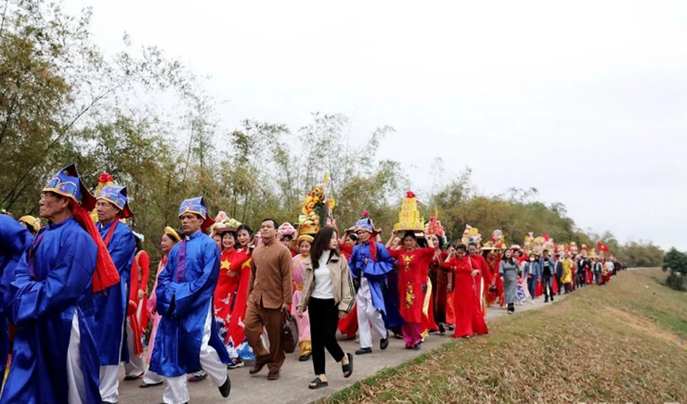 Lễ rước tại hội đền Tiên La. Ảnh: CTV