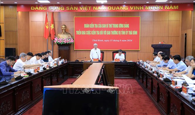 Quang cảnh buổi làm việc