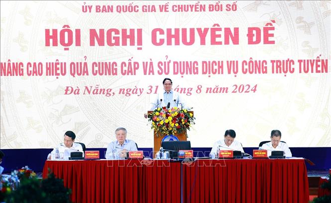 Thủ tướng Phạm Minh Chính chủ trì Hội nghị chuyên đề nâng cao hiệu quả cung cấp và sử dụng dịch vụ công trực tuyến. Ảnh: Dương Giang/TTXVN