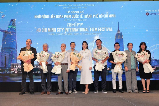 Các nhà làm phim và đại diện cơ quan tổ chức HIFF 2024 P.M.T