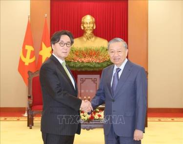 Tổng Bí thư, Chủ tịch nước Tô Lâm tiếp ngài Chang Ho-jin, Đặc phái viên, Cố vấn đặc biệt về Ngoại giao và An ninh của Tổng thống Hàn Quốc Yoon Suk Yeol. Ảnh: Trí Dũng/TTXVN