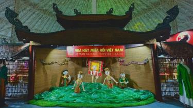 Bản sắc đặc trưng của nghệ thuật múa rối luôn thu hút đông đảo công chúng.