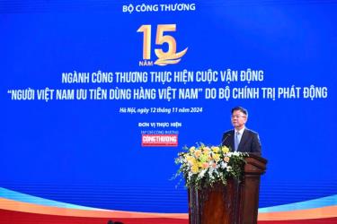 Phó Thủ tướng Chính phủ Lê Thành Long đánh giá cao, biểu dương và nhiệt liệt chúc mừng những kết quả quan trọng ngành Công Thương đã đạt được trong triển khai Cuộc vận động “Người Việt Nam ưu tiên dùng hàng Việt Nam”.