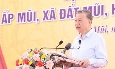 Tổng Bí thư Tô Lâm phát biểu tại Ngày hội Đại đoàn kết toàn dân tộc, ấp Mũi, xã Đất Mũi, huyện Ngọc Hiển, Cà Mau.