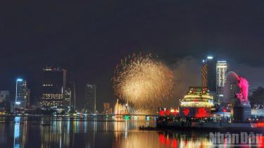 Màn trình diễn của đội Trung Quốc trong đêm chung kết.