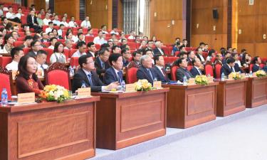 Các đại biểu dự hội nghị.