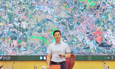 Chủ tịch UBND tỉnh Vương Quốc Tuấn phát biểu tại hội nghị.