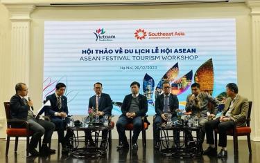 Các đại biểu tham gia phiên thảo luận về du lịch lễ hội ASEAN. Ảnh: nhandan.vn