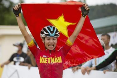 VĐV Đinh Thị Như Quỳnh bảo vệ thành công tấm HCV nội dung Xe đạp Băng đồng Olympic của nữ tại kỳ SEA Games 31. Ảnh: Trọng Đạt/TTXVN