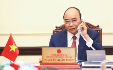 Chủ tịch nước Nguyễn Xuân Phúc điện đàm với Tổng thống đắc cử Hàn Quốc. (Ảnh: vpctn.gov.vn)