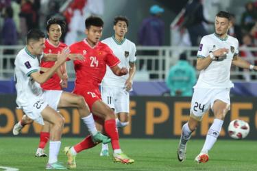 Trận đấu giữa Việt Nam với Indonesia thu hút sự chú ý của người hâm mộ. Ảnh: VPF