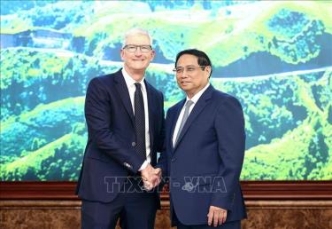 Thủ tướng Phạm Minh Chính tiếp Giám đốc điều hành Tập đoàn Apple Tim Cook. Ảnh: Dương Giang/TTXVN