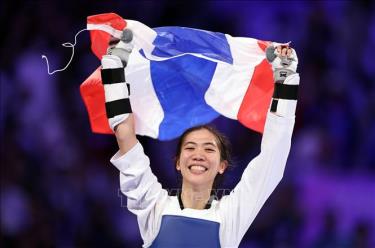 VĐV Panipak Wongpattanakit của Thái Lan giành HCV nội dung Taekwondo hạng cân dưới 49kg nữ tại Olympic Paris 2024 ngày 7/8/2024. Ảnh: THX/TTXVN