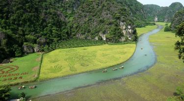 Dòng sông Ngô Đồng - Điểm nhấn của Tam Cốc - Tràng An.