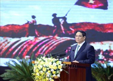 Thủ tướng Phạm Minh Chính phát biểu, tri ân các chiến sĩ Điện Biên. Ảnh: Dương Giang/TTXVN