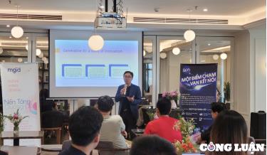 Chuyên gia AI và dữ liệu báo chí chia sẻ nhiều thông tin hữu ích về sử dụng AI trong báo chí. Ảnh: Lê Tâm