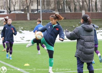Đội tuyển U20 nữ Việt Nam đã có ngày tập luyện đầu tiên tại Tashkent (Uzbekistan). Ảnh: VFF