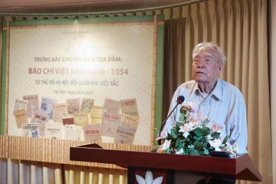 Nhà báo Thái Duy phát biểu tại sự kiện của Bảo tàng Báo chí Việt Nam, năm 2021